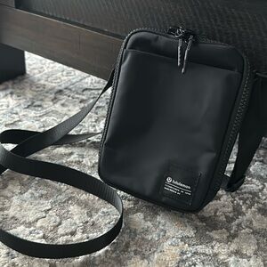 Lululemon Easy Access Crossbody Bag 1.5L